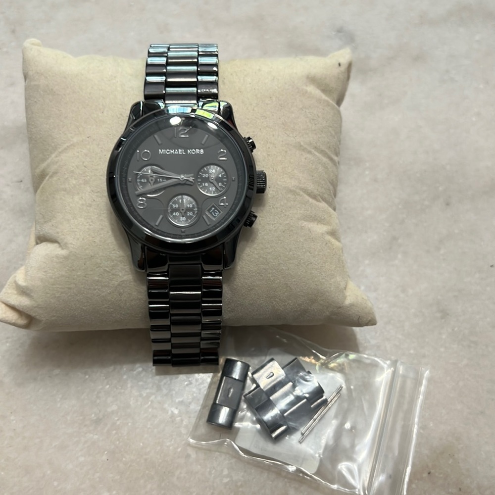 Michael Kors watch, good condition, normal wear and tear just needs a battery